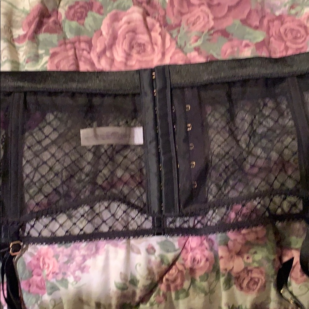 Garters - Picture 3 of 3